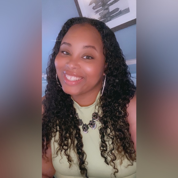 Meet your Posher, Carena - Picture 1 of 1